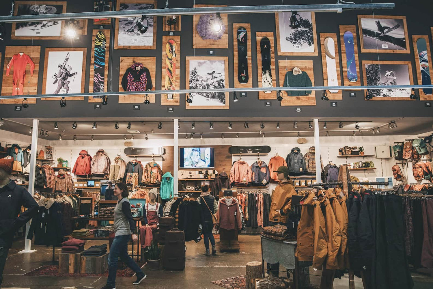 Snowboard Shops: Burton Flagship, Partner & Outlet Stores