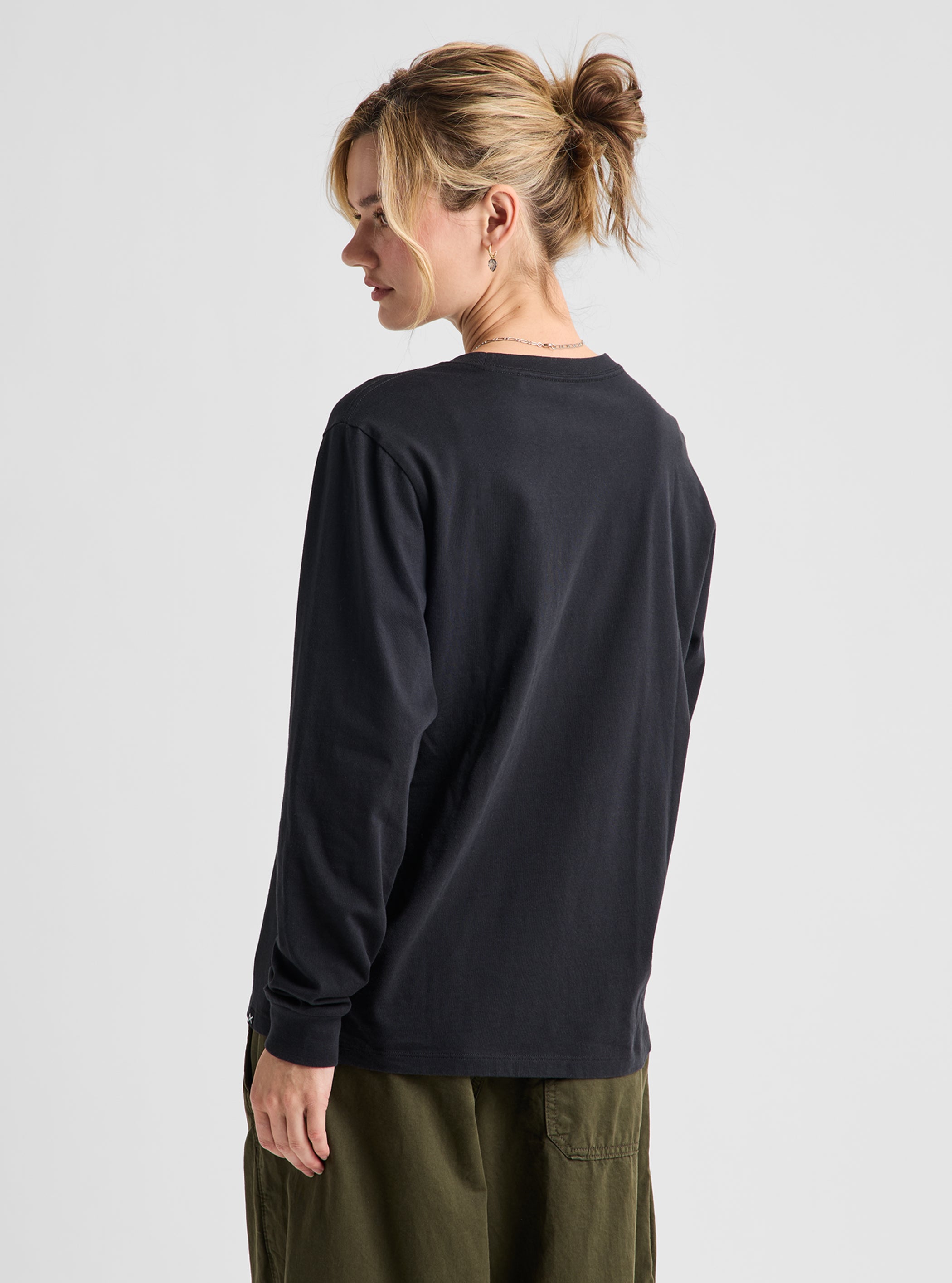 Product image of Anon Long Sleeve T-Shirt[Variant:True Black]
