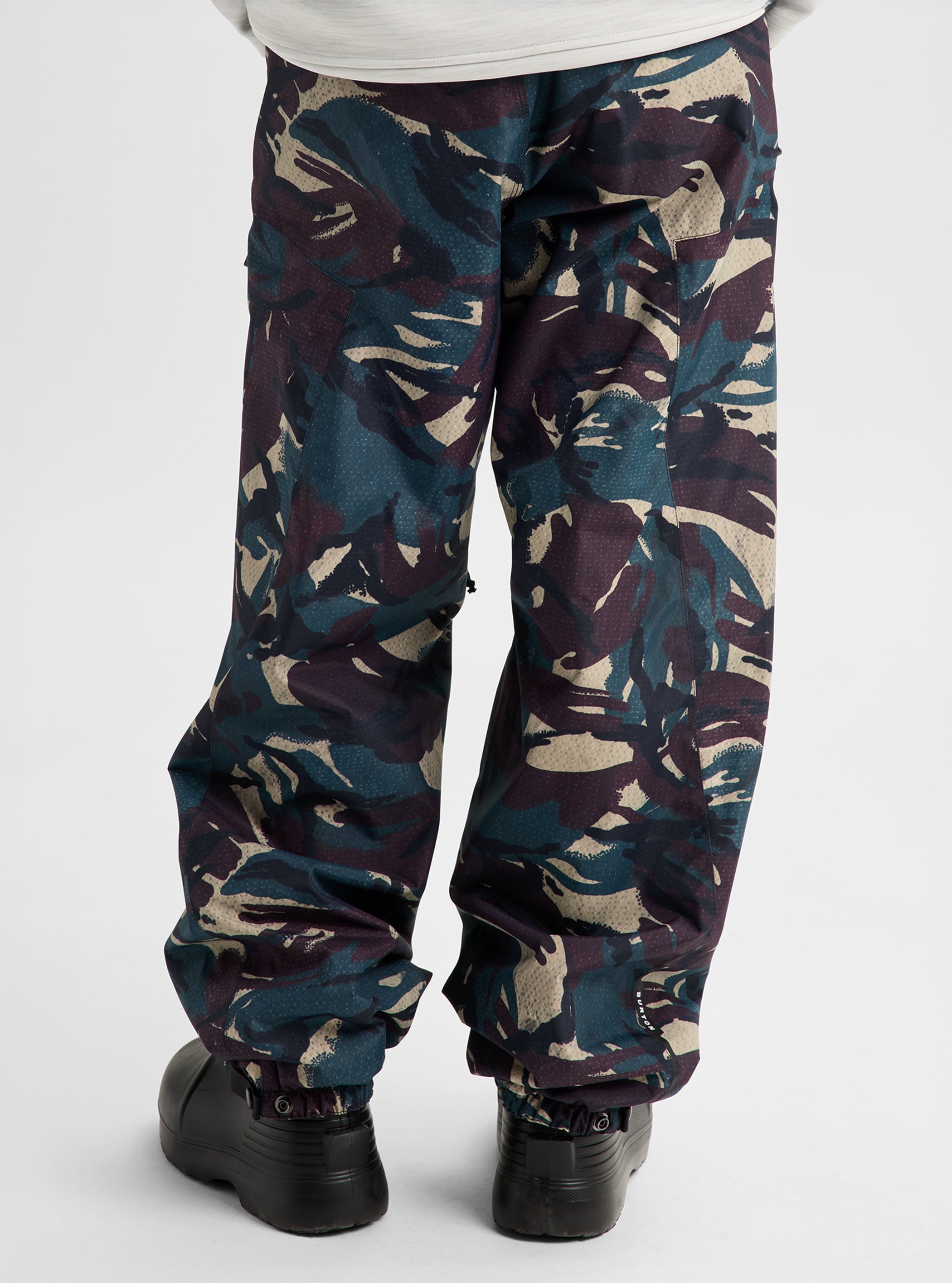 Product image of Women's Burton Reserve 2L Relaxed Pants[Variant:Seersucker Camo]