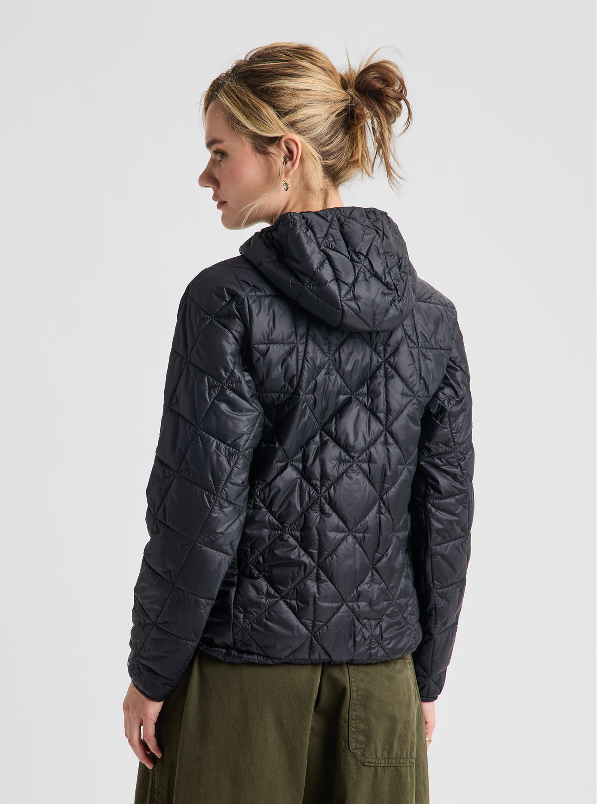 Product image of Women's Burton Reserve Synthetic Insulated Hooded Jacket[Variant:True Black]