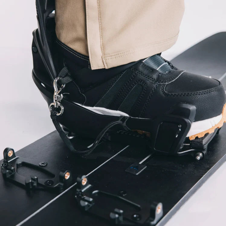 Bindings Leash mechanism