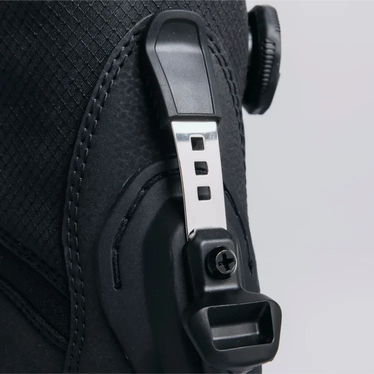 Close-up of cuff clip